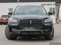 Leather Seats, Heated Seats, Sunroof! Impeccable exterior style, plush interior comfort, and active... (image 1)