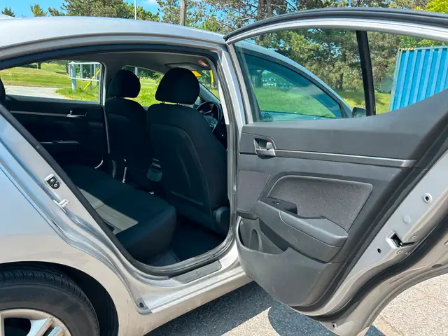 2020 Hyundai Elantra Preferred in Cars & Trucks in Markham / York Region - Image 16