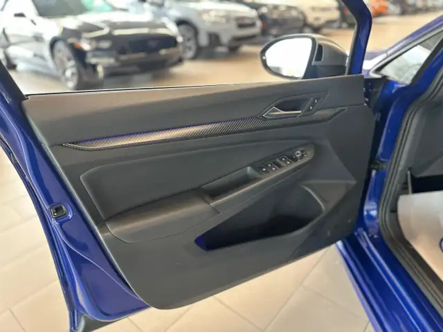 2024 Volkswagen Golf R R Sunroof and Carbon pack in Cars & Trucks in Laval / North Shore - Image 12
