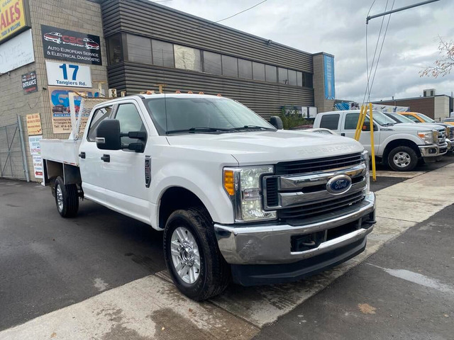  2017 Ford F-350 XLT Crew Cab Flat Bed 4WD 4:30 GEARS in Cars & Trucks in City of Toronto