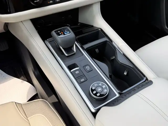 2022 Nissan Pathfinder SL in Cars & Trucks in Markham / York Region - Image 24