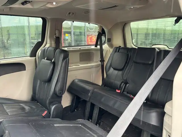 2013 Dodge Grand Caravan Crew in Cars & Trucks in Calgary - Image 17