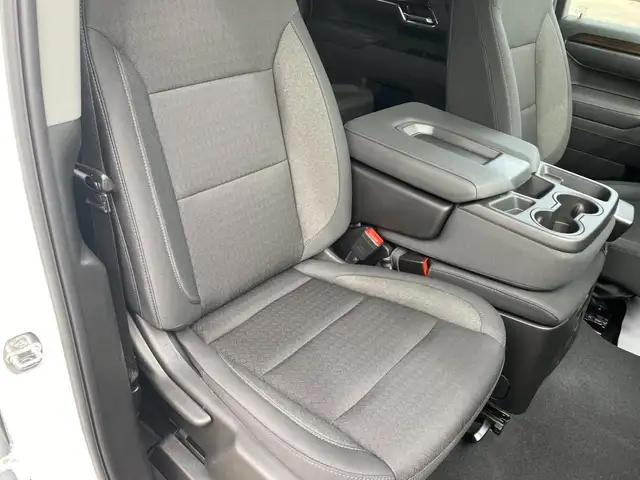 2025 GMC Sierra 1500 Crew Cab Standard Box 4-Wheel Drive SLE for in Cars & Trucks in Grande Prairie - Image 16