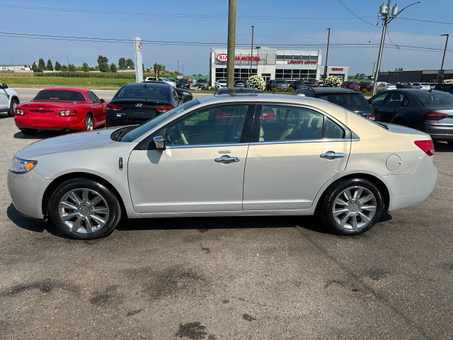 2010 Lincoln MKZ AWD, SEDAN, ONLY 45KMS, LOADED, CERTIFIED in Cars & Trucks in London - Image 2