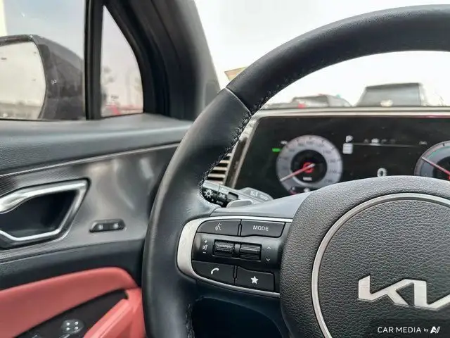 2023 Kia Sportage Plug-In Hybrid SX 1.6L AWD | in Cars & Trucks in Winnipeg - Image 20