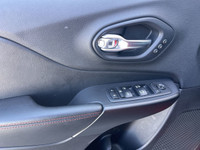 This 2019 Jeep Cherokee Trailhawk is loaded with features! Navigation, AWD, large sunroof, adaptive... (image 4)