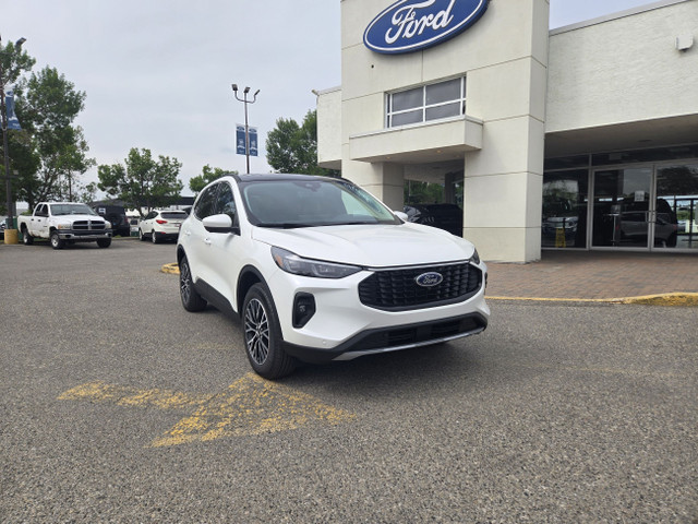 2025 Ford Escape PHEV | TRAILER TOW PKG | PREMIUM PKG | PANO ROO in Cars & Trucks in Calgary - Image 2
