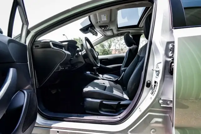 2024 Toyota Corolla LE - Heated Seats - Apple CarPlay dans Autos et camions dans Ottawa - Image 24