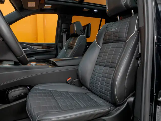 2024 Cadillac Escalade SPORT PLATINUM AWD *GR. ONYX* *SUPER CRUI in Cars & Trucks in Laurentides - Image 12