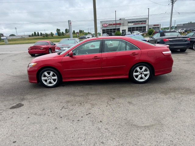 2007 Toyota Camry SE, MANUAL RARE, RUNS GREAT, CERTIFIED in Cars & Trucks in London - Image 2
