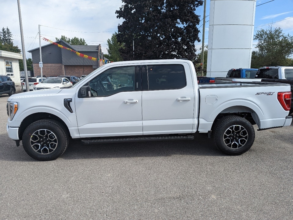  2022 Ford F-150 XLT *302A Sport, 2.7L, Tailgate Step*