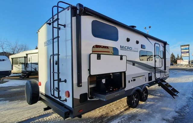 2023 Flagstaff 25BRDS in Travel Trailers & Campers in Medicine Hat - Image 4