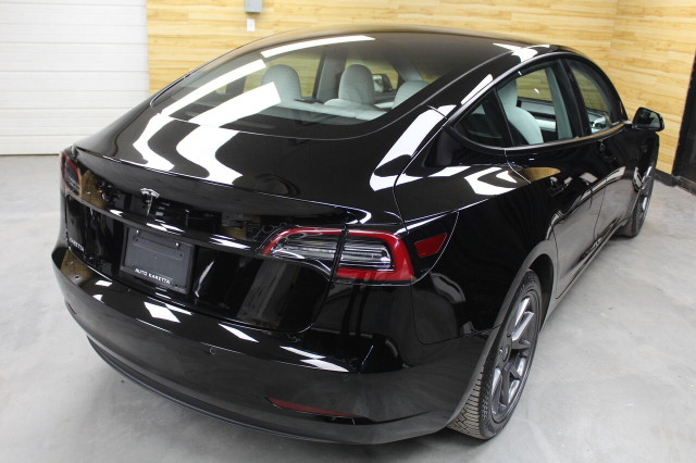 2022 Tesla MODEL 3 Premium white leather seats clean carfax in Cars & Trucks in Laval / North Shore - Image 4