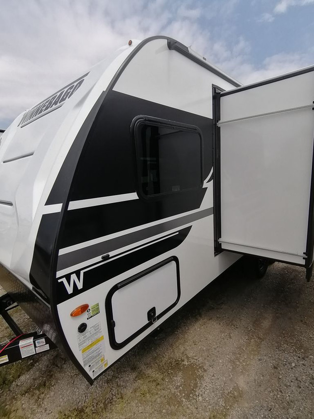2026 WINNEBAGO MICRO MINNIE 2100BH in Travel Trailers & Campers in London - Image 2