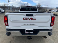 Sierra 3500HD 4WD Crew Cab 172" SLE, 18" Aluminum Wheels, 6.6L V8 Gasoline Engine, 10-Speed Automati... (image 3)