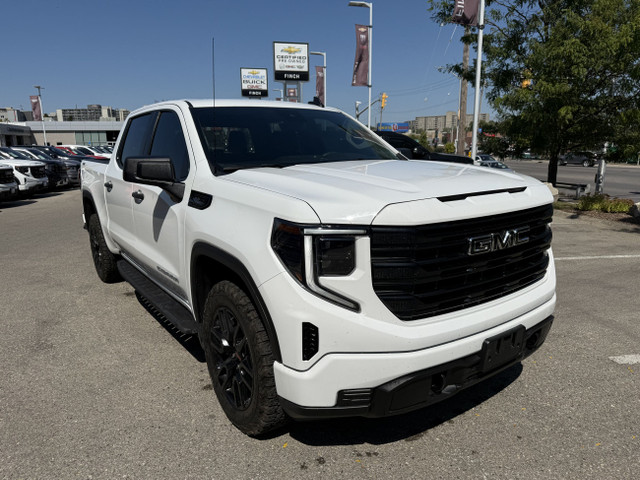2023 GMC Sierra 1500 Pro|V8|4x4 in Cars & Trucks in London - Image 3