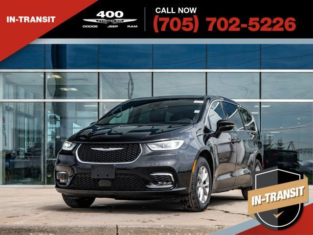 2025 Chrysler Pacifica Select in Cars & Trucks in Barrie