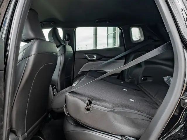 2025 Jeep Compass North in Cars & Trucks in Barrie - Image 17