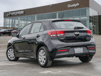 *Sunroof, Heated Steering Wheel, Blind Spot Detection, Heated Seats, Apple CarPlay!* Step into your... (image 3)