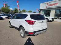 Recent Arrival! 4WD, AppLink/Apple CarPlay and Android Auto, Block heater, Emergency communication s... (image 2)