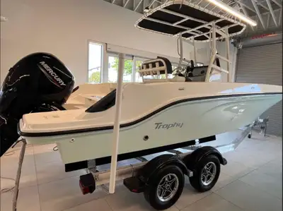 APPLY NOW: https://www.ridecollective.ca/get-pre-approved The 2022 Bayliner Trophy T22CC is a 22-foo...