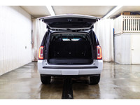 **ACCIDENT FREE - MECHANICALLY CERTIFIED** 118,676 KM This 2019 GMC Yukon AWD SLE is powered by a 5.... (image 9)