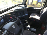 2019 VOLVO VNL64300;Heavy Duty Trucks - CONVENTIONAL W/O SLEEPER Penske Location 100 THORNHILL DR DA... (image 9)