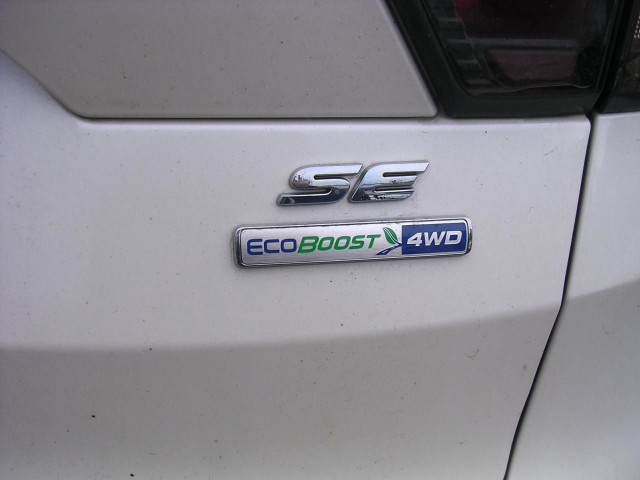 2017 Ford Escape 4WD 4dr SE in Cars & Trucks in City of Toronto - Image 4