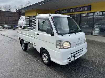 This is a 2006 Daihatsu Hijet 4WD Special, we just imported this one from Japan and it's BC register...