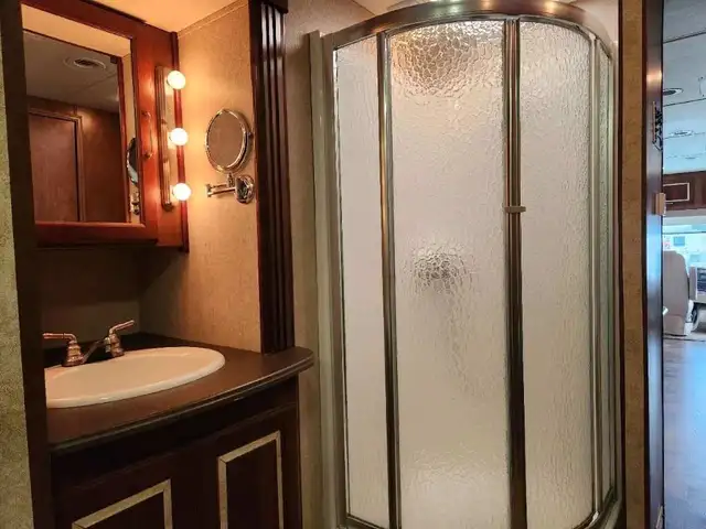 2014 Coachmen Encounter 36KS in RVs & Motorhomes in Thetford Mines - Image 21
