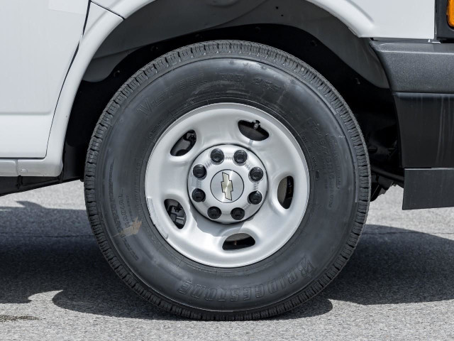 2025 Chevrolet Express 2500 Work Van in Cars & Trucks in Mississauga / Peel Region - Image 4