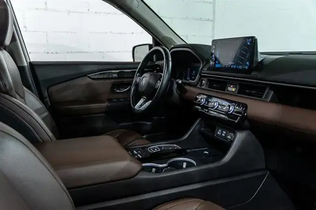 2023 Honda Pilot Touring AWD | Premium | Accès Confort in Cars & Trucks in City of Montréal - Image 8