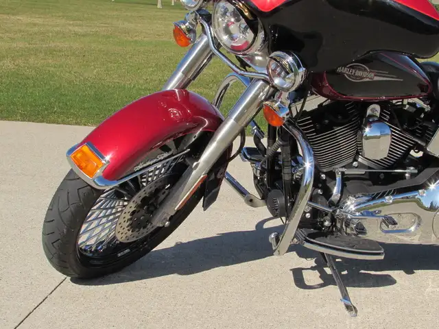 2006 Harley-Davidson FLSTC Heritage Softail Classic Well Over $9 in Street, Cruisers & Choppers in Leamington - Image 14