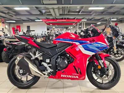 Honda CBR500R Sport MotorcycleThe Honda CBR500R strikes a truly unique balance between performance a...