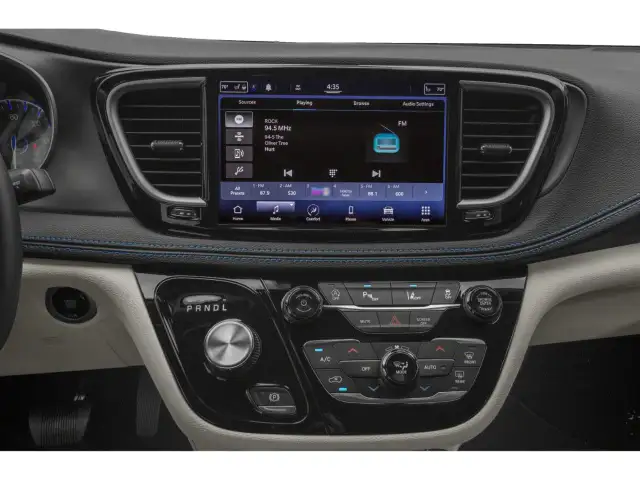 2023 Chrysler Pacifica in Cars & Trucks in Winnipeg - Image 17