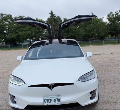 2020 Tesla Model X AWD Low KM's Long Range