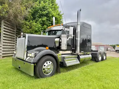 FOR SALE: 2022 KENWORTH W900L FULLY LOADED!!! CUMMINS X15 455HP, 13SPD MANUAL, 3.36 RATIO, 13200/400...