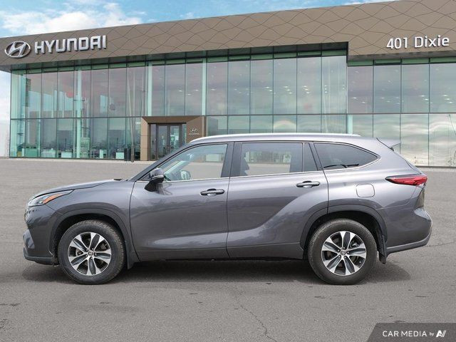 2022 Toyota Highlander XLE in Cars & Trucks in Mississauga / Peel Region - Image 3