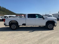 Sierra 3500HD 4WD Crew Cab 172" SLE, 18" Aluminum Wheels, 6.6L V8 Turbo Diesel Engine, 10-Speed Auto... (image 6)