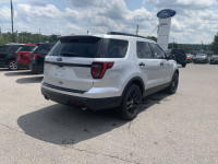 Navigation, Leather Seats, Cooled Seats, Remote Start, Rear View Camera! This 2018 Ford Explorer has... (image 4)