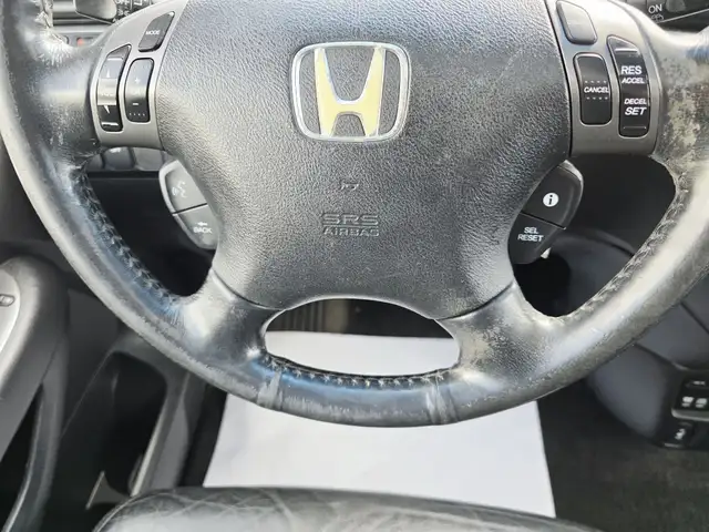 2007 Honda Odyssey Touring Leather DVD Camera Power Sliding door in Cars & Trucks in Calgary - Image 20