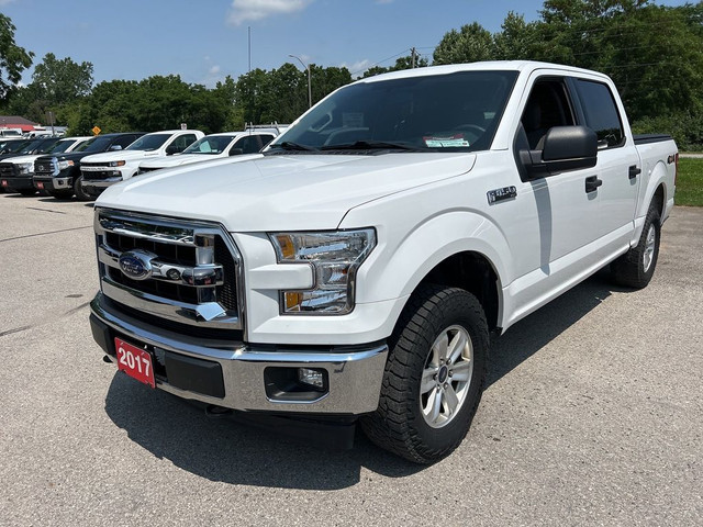  2017 Ford F-150 XLT, CLEAN CARFAX, 4WD, BACKUP CAMERA! in Cars & Trucks in London - Image 2