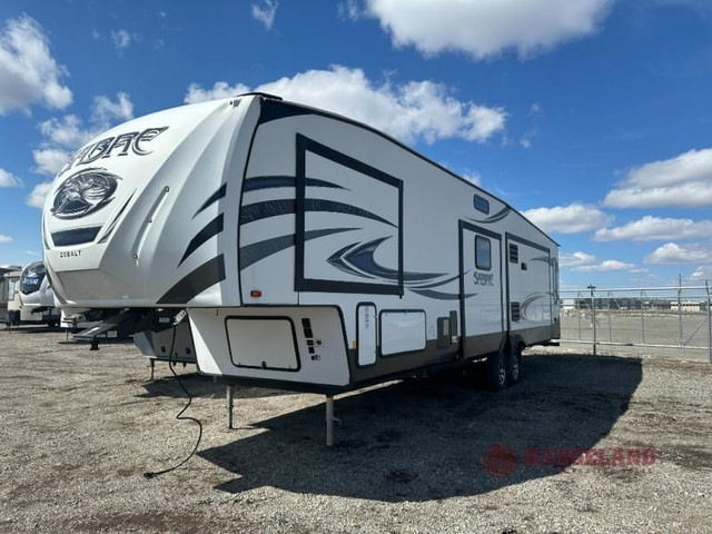 2019 Forest River RV Sabre 36BHQ in Travel Trailers & Campers in Calgary - Image 3