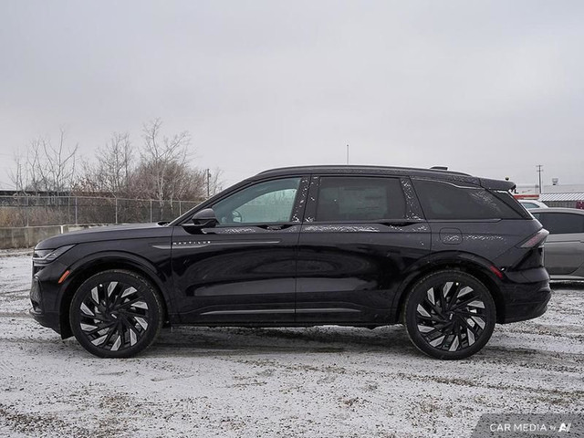 2025 Lincoln Nautilus Reserve Hybrid in Cars & Trucks in Edmonton - Image 3