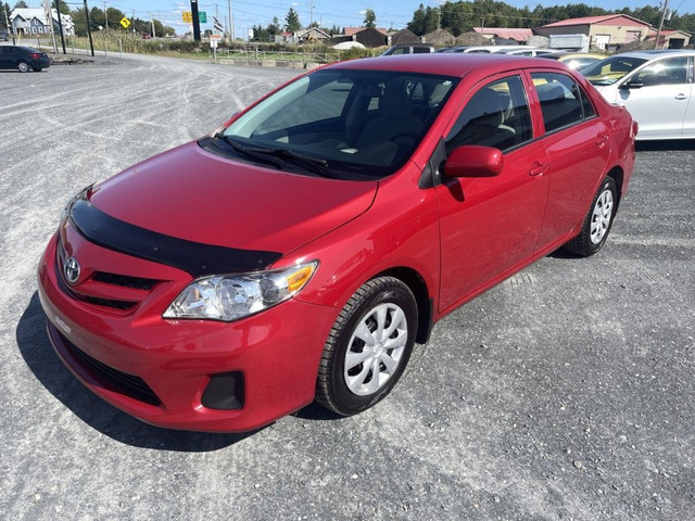 2013 Toyota Corolla CE dans Autos et camions  à Sherbrooke - Image 3