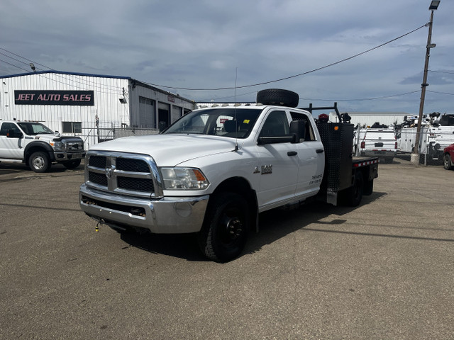2013 Dodge Ram 3500 SLT CREW CAB FLAT DECK in Cars & Trucks in Edmonton - Image 3