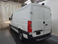 2019 MERCEDES BENZ SPRINTER 2500 144 CARFAX VERIFIED, CLEAN TITLE 168,000KM AUTOMATIC TRANSMISSION W... (image 3)