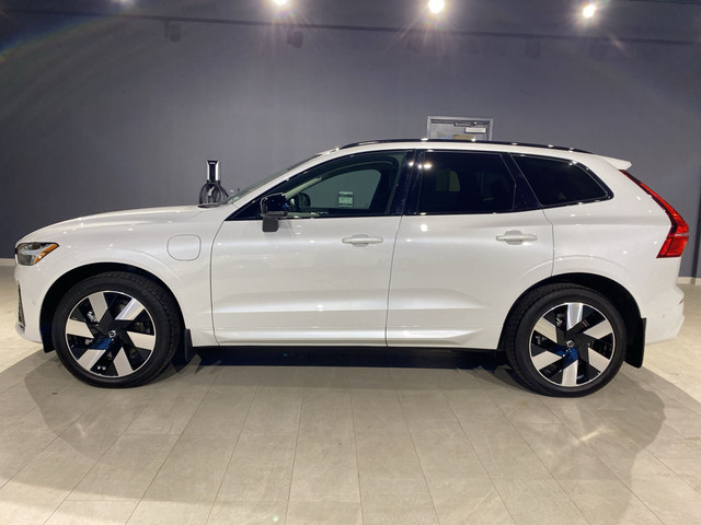 2024 Volvo XC60 Recharge T8 eAWD PHEV Plus Dark Theme in Cars & Trucks in Edmonton - Image 2