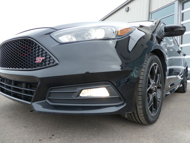  2016 Ford Focus ST, Nav, Sunroof, Recaro Heated Leather Seats in Cars & Trucks in Moncton - Image 3