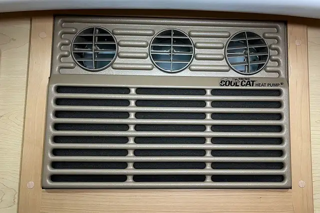 2012 Pleasure-Way Excel TS – Pre-Owned Class B Motorhome. in RVs & Motorhomes in Red Deer - Image 39